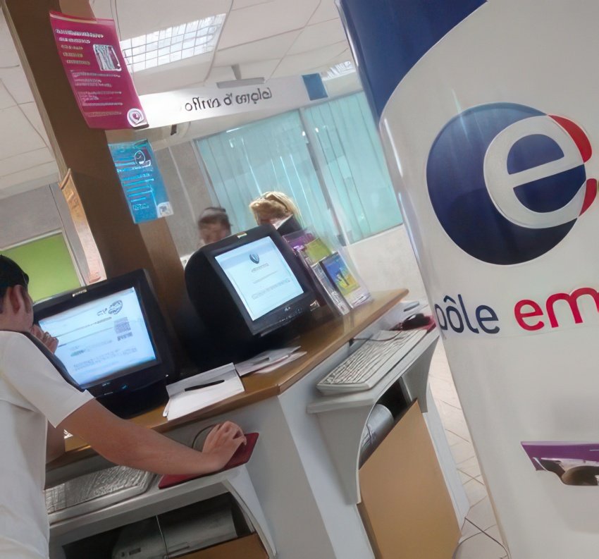 Pôle Emploi - À Antibes