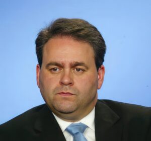 Pôle Emploi - Le gouvernement veut réduire la main d'oeuvre immigrée