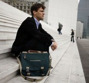 Pôle Emploi - Le marché de l'emploi est plus ouvert aux diplômés