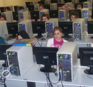 Pôle Emploi - Le nombre d'offres d’emploi pour les cadres dans l'informatique recule