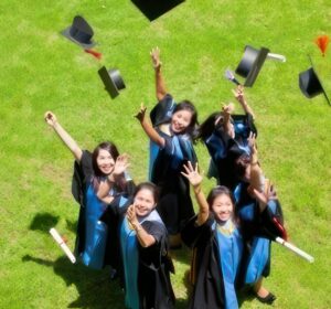 Pôle Emploi - Les grands diplômés sont de plus en plus chômeurs
