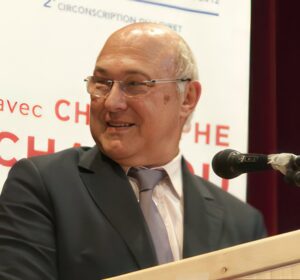 Pôle Emploi - Michel Sapin prévoit l'inversion de la courbe de chômage avant fin 2013