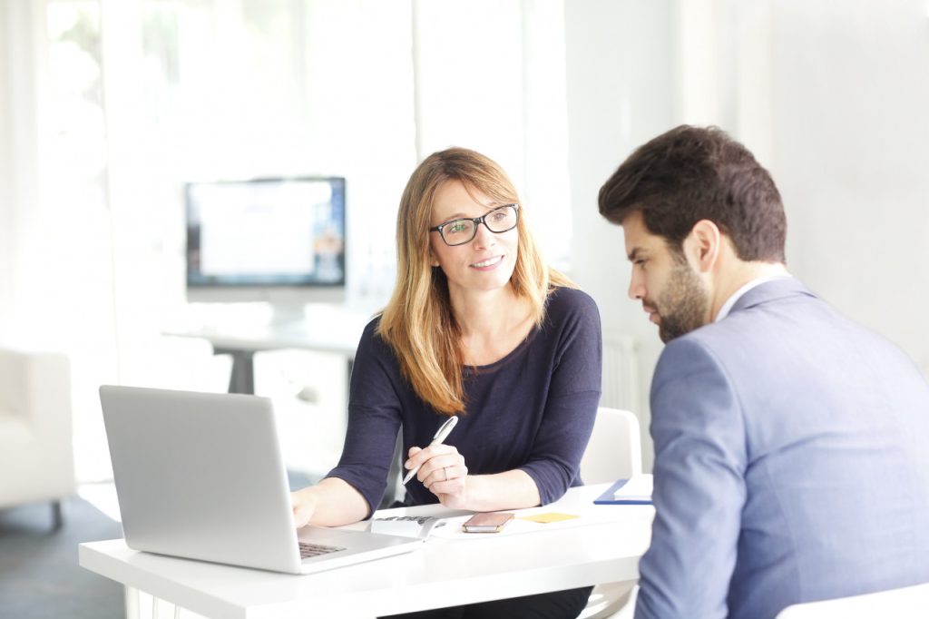 Comment contacter un conseiller apr&egrave;s une absence non justifi&eacute;e