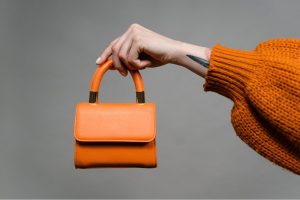 Le test du sac à main en entretien et pourquoi ce patron ne recrute que ceux qui le réussissent