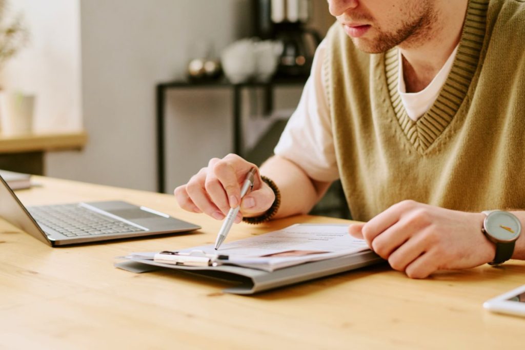 Ces mots à éviter absolument sur un CV