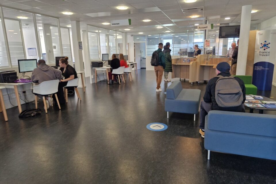 Quels dispositifs d&rsquo;aide ou de formation France Travail offre t il &agrave; Bordeaux