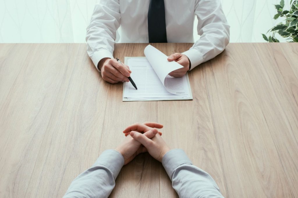 pourquoi les entretiens d’embauche sont remplis de mensonges