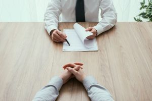 pourquoi les entretiens d’embauche sont remplis de mensonges