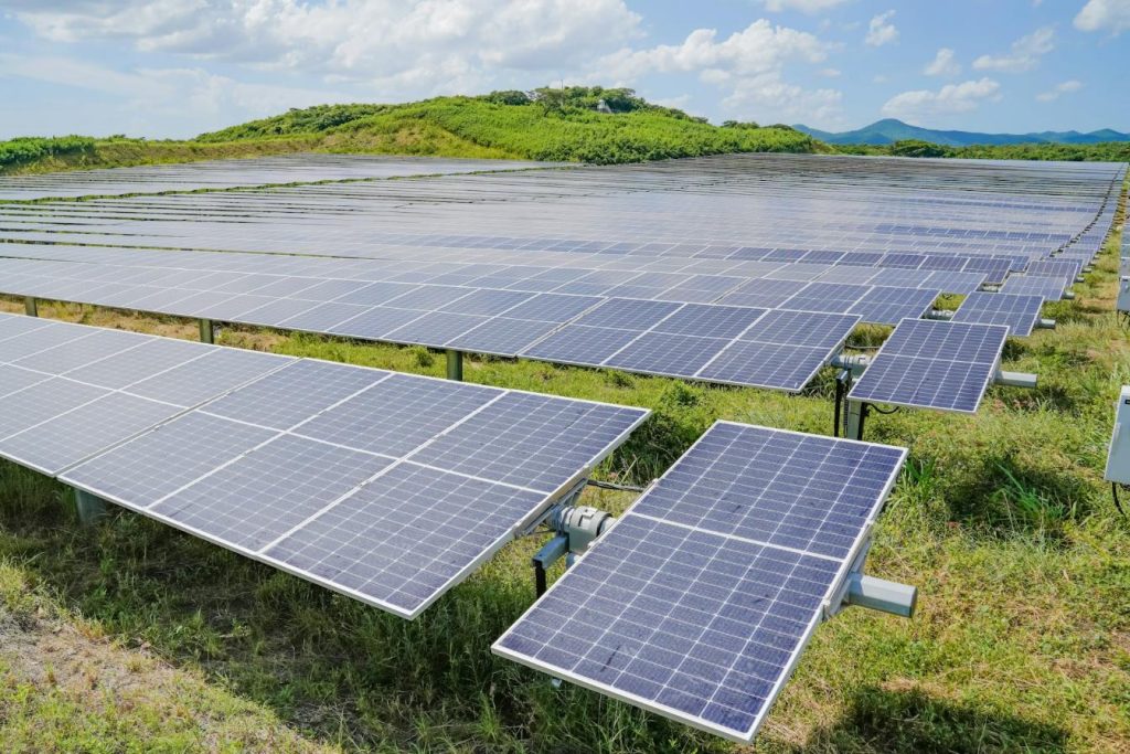 Quels sont les co&ucirc;ts d&rsquo;installation pour 1000 m&sup2; de panneaux solaires