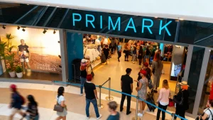 son salaire mensuel choque combien touche vraiment une directrice de magasin